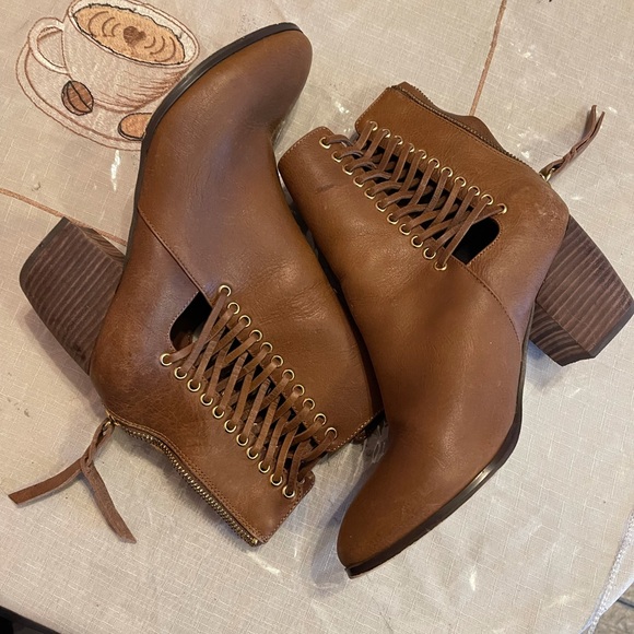 Cynthia Vincent brown ankle boots - Picture 3 of 4